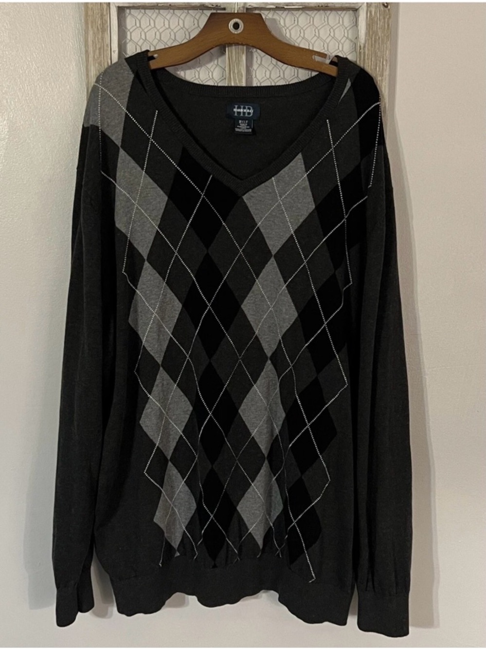 Harbor Bay Black & Gray Argyle V-Neck Sweater